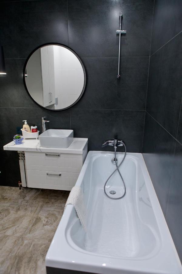 байзакова 133, новостройка Apartment *